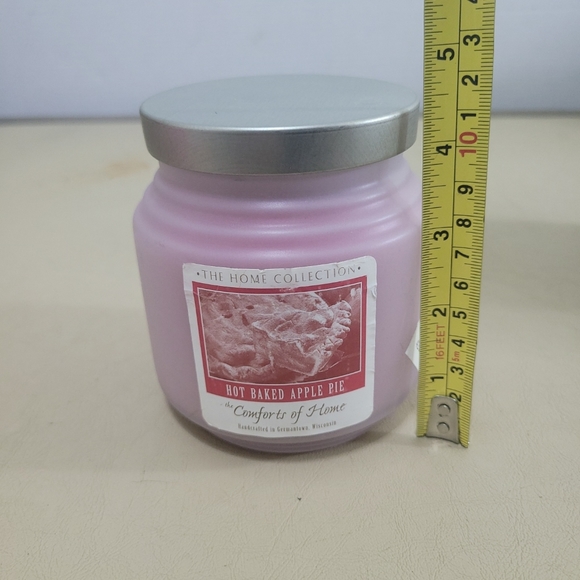 The Home Collection Hot Baked Apple Pie Scented Candle Comforts Of Home - Picture 9 of 10